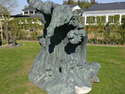 Giant wave sculpture made of ConcreteClay